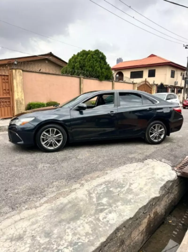 Toyota Camry   - 2017