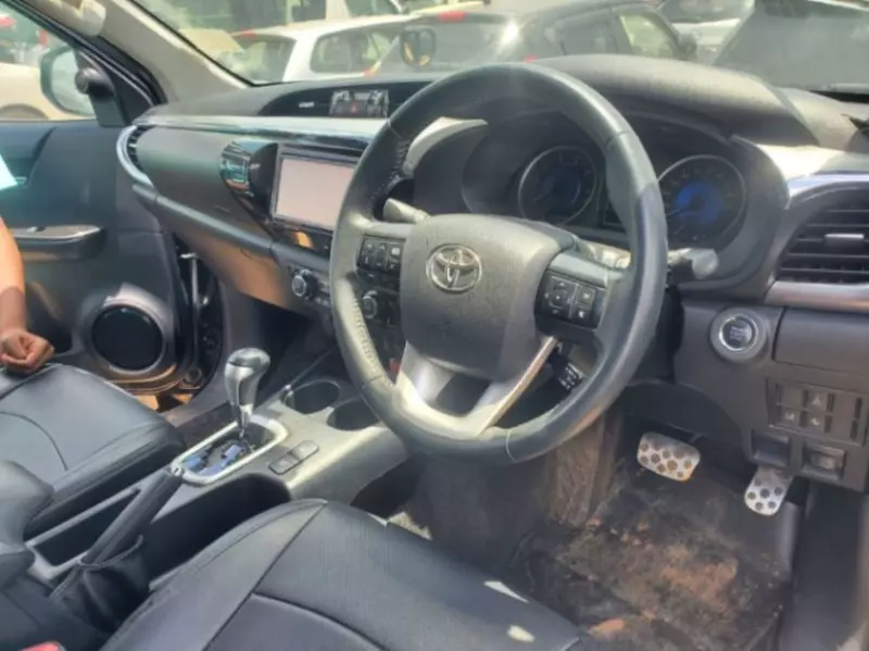 TOYOTA Hilux - 2017