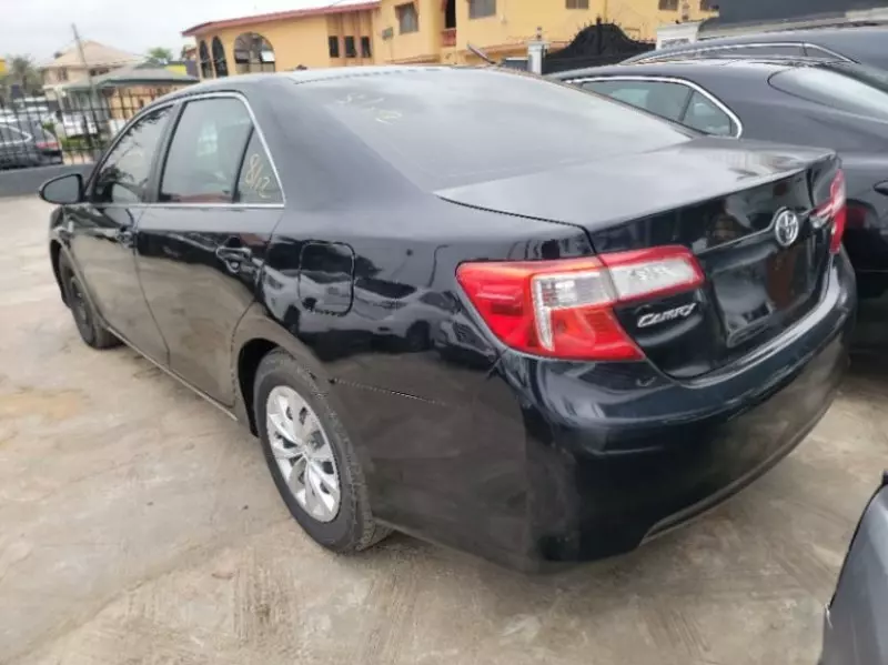 Toyota Camry   - 2012