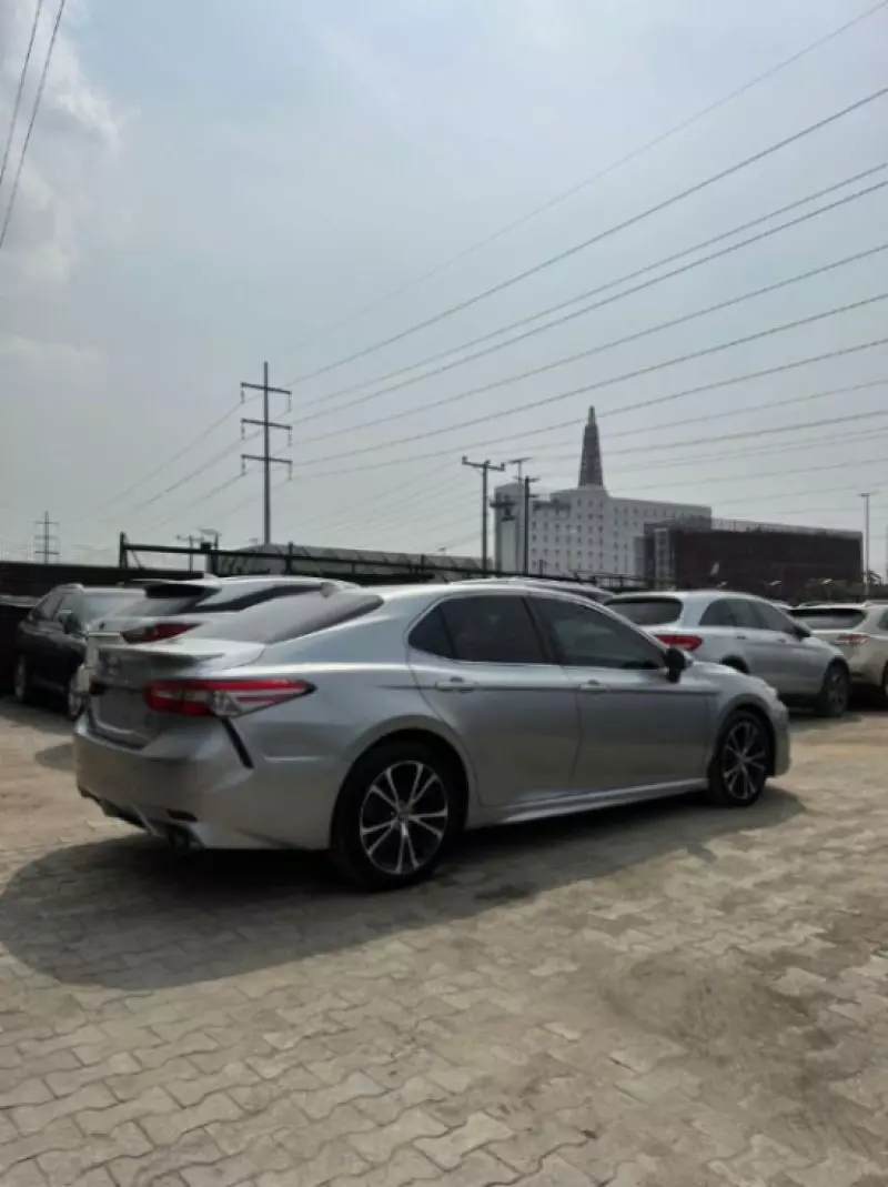 Toyota Camry   - 2019