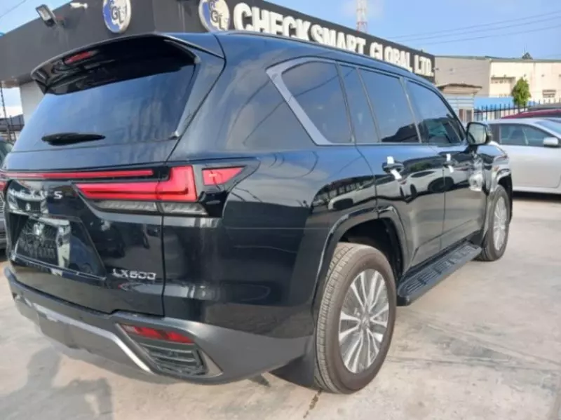 Lexus LX 600   - 2024