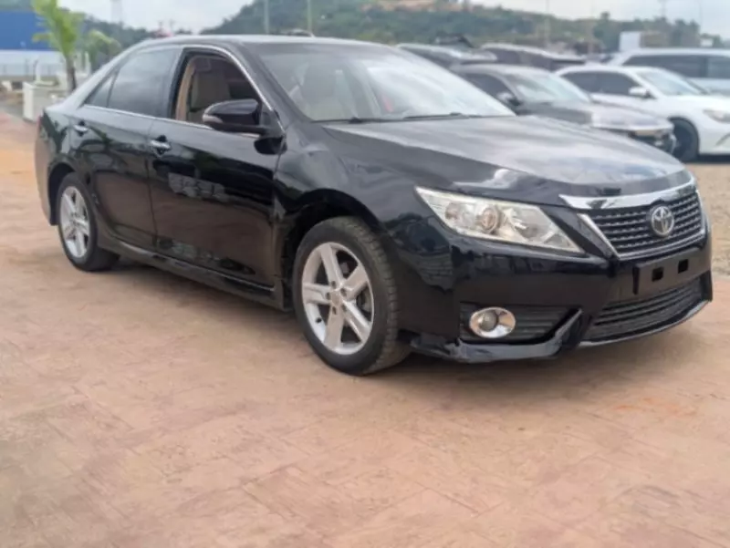 TOYOTA Camry - 2013