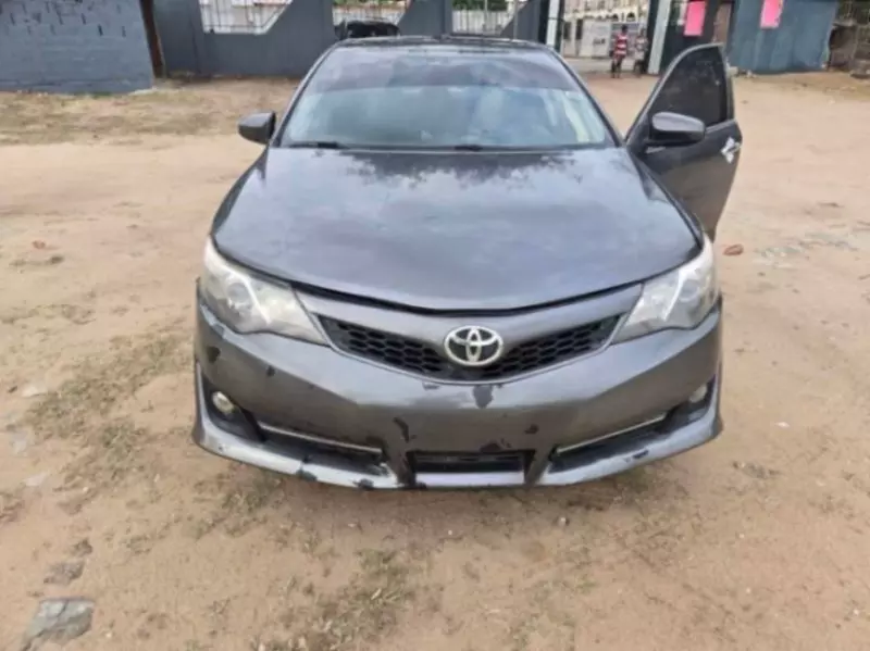 Toyota Camry   - 2013