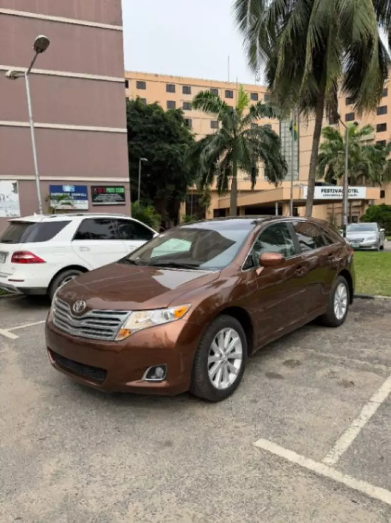 Toyota Venza   - 2011