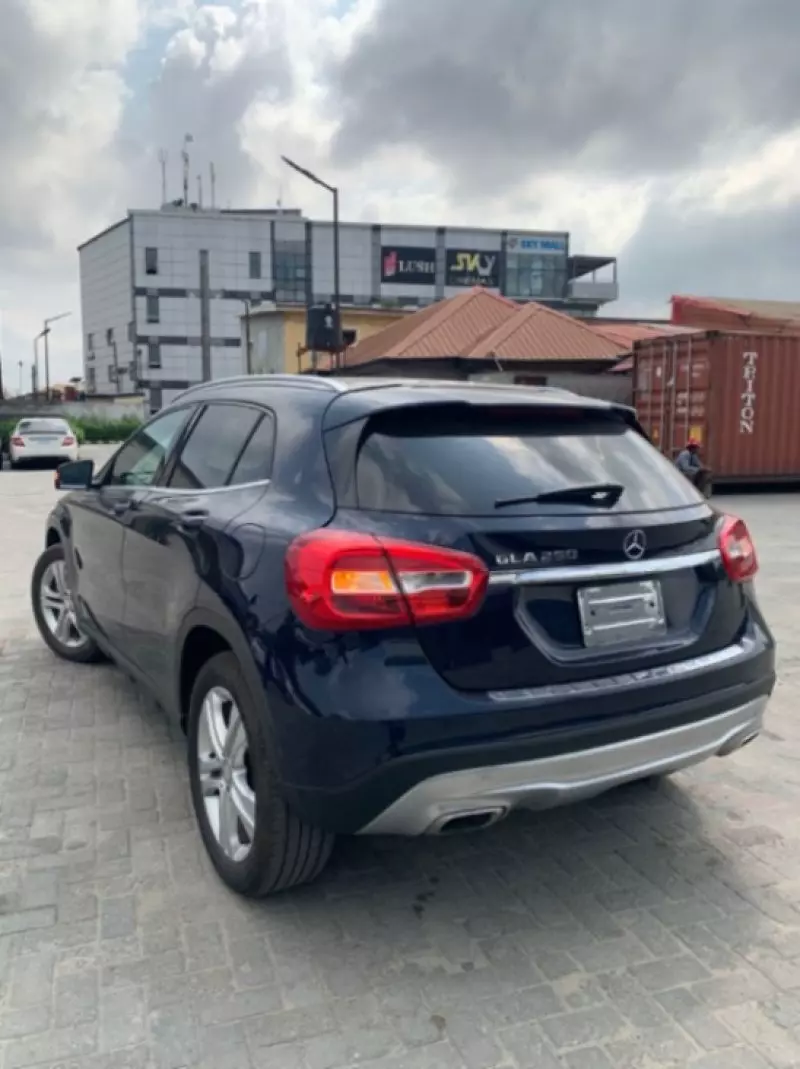 Mercedes-Benz GLA-Class   - 2017