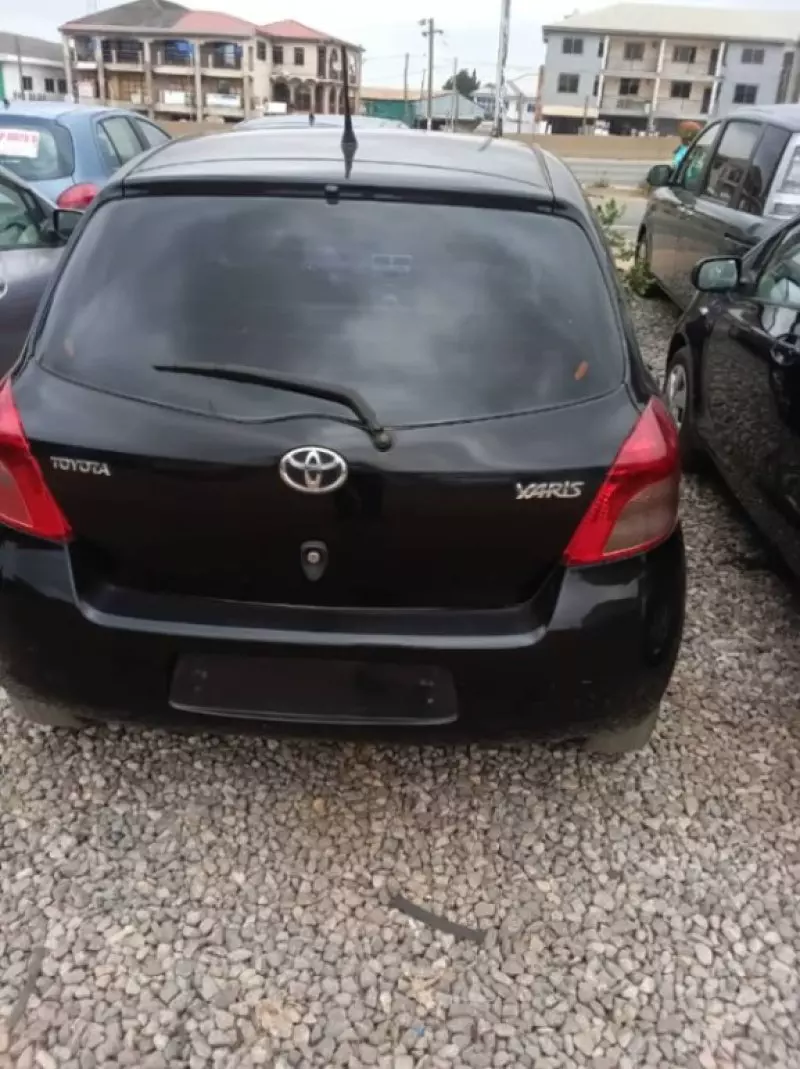 Toyota Yaris   - 2010