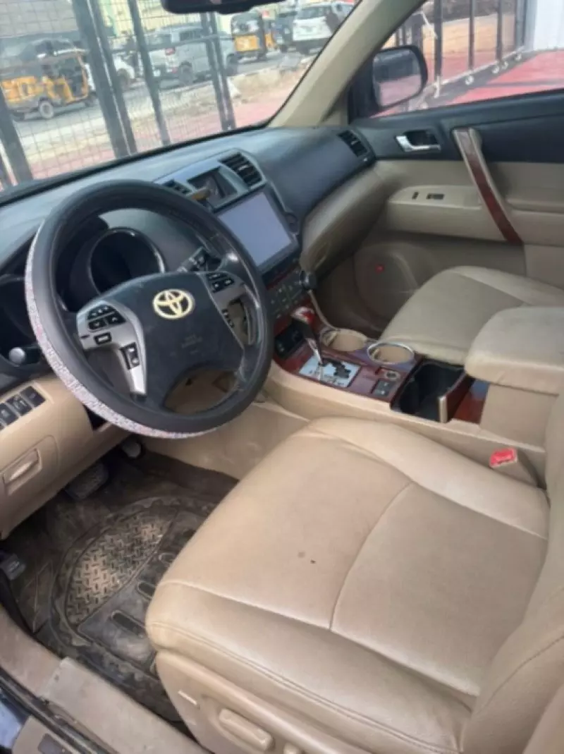 Toyota Highlander - 2012