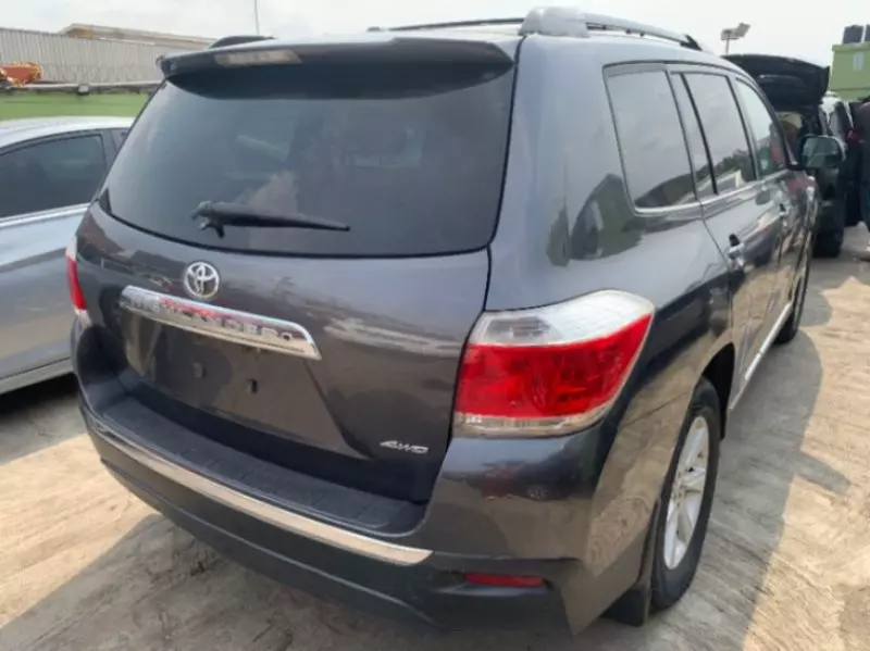Toyota Highlander   - 2013