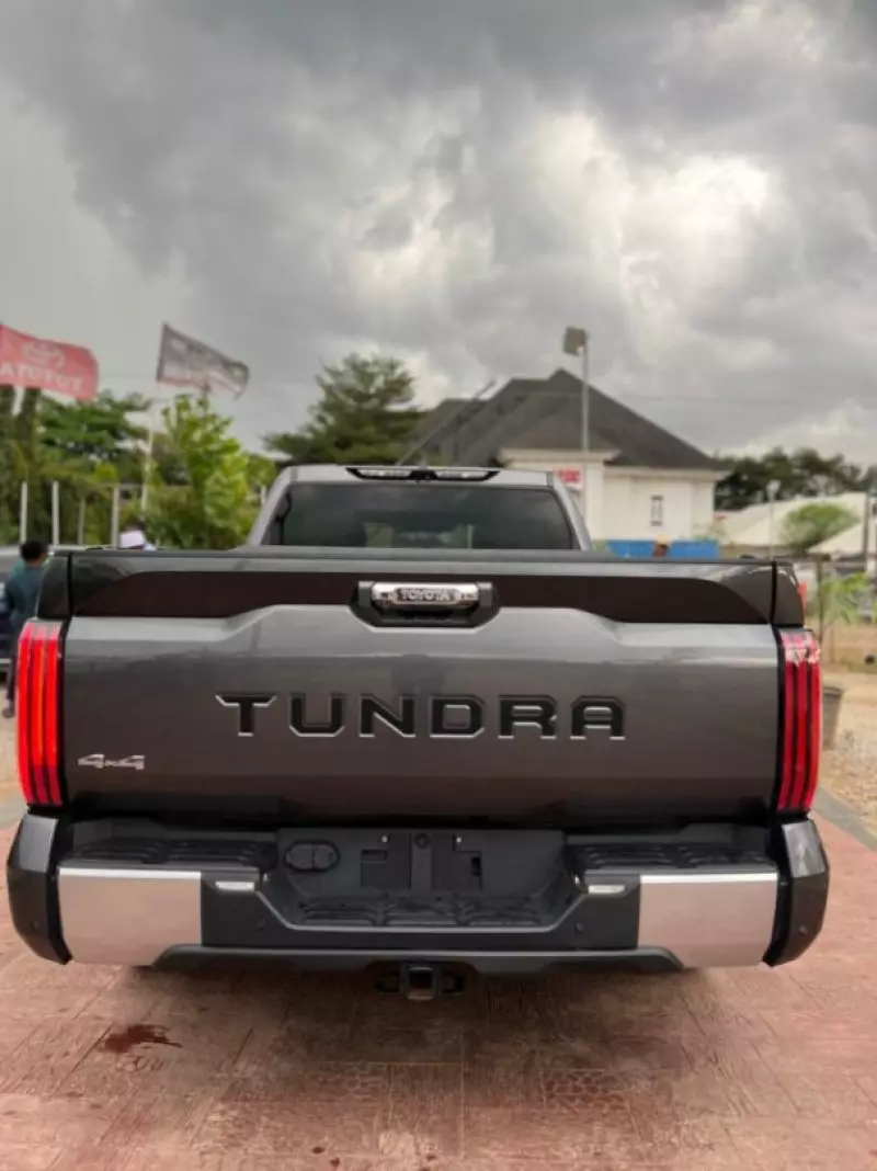 TOYOTA Tundra   - 2022