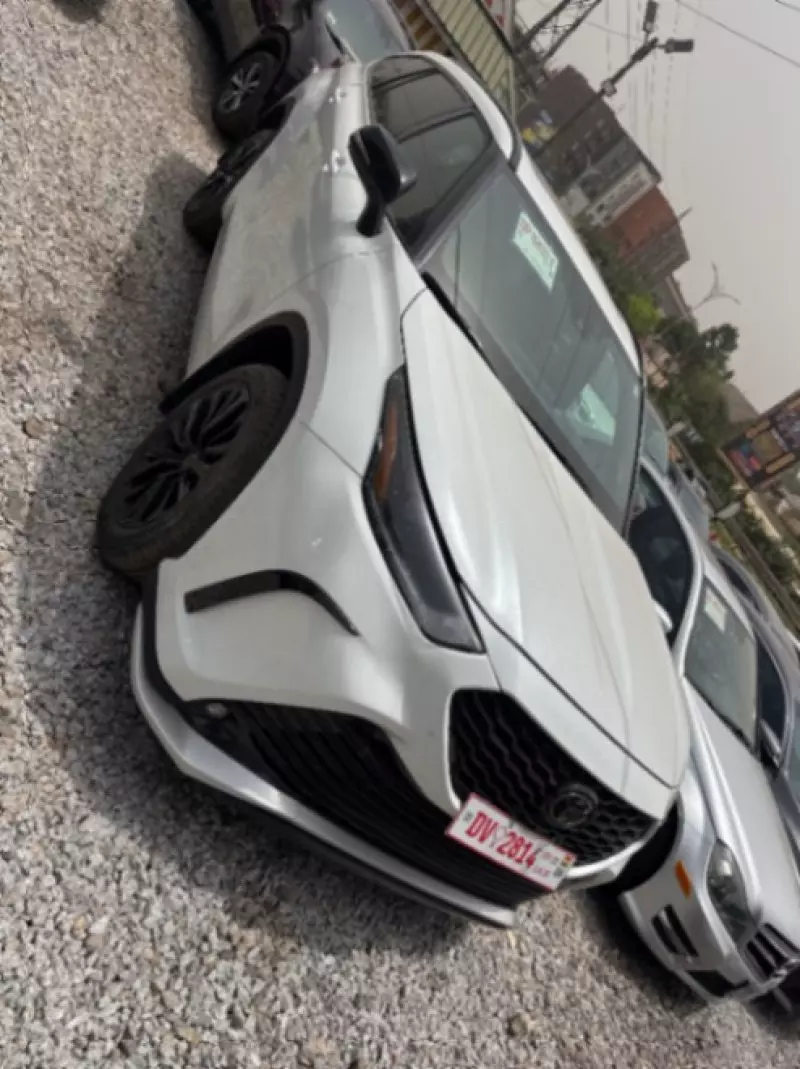 Toyota Highlander   - 2023
