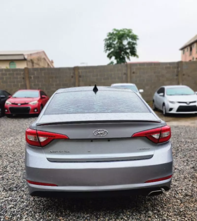 Hyundai Sonata   - 2015