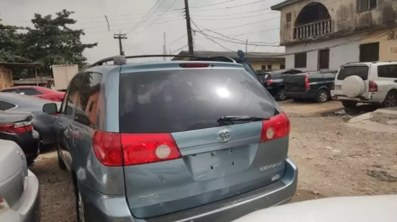 Toyota Sienna   - 2008