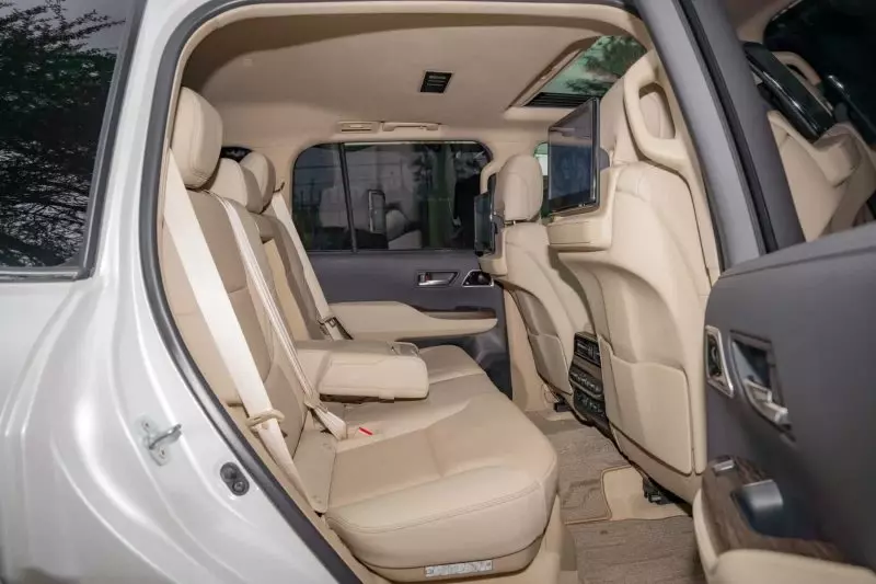 TOYOTA LAND CRUISER 300 LC300 - 2023