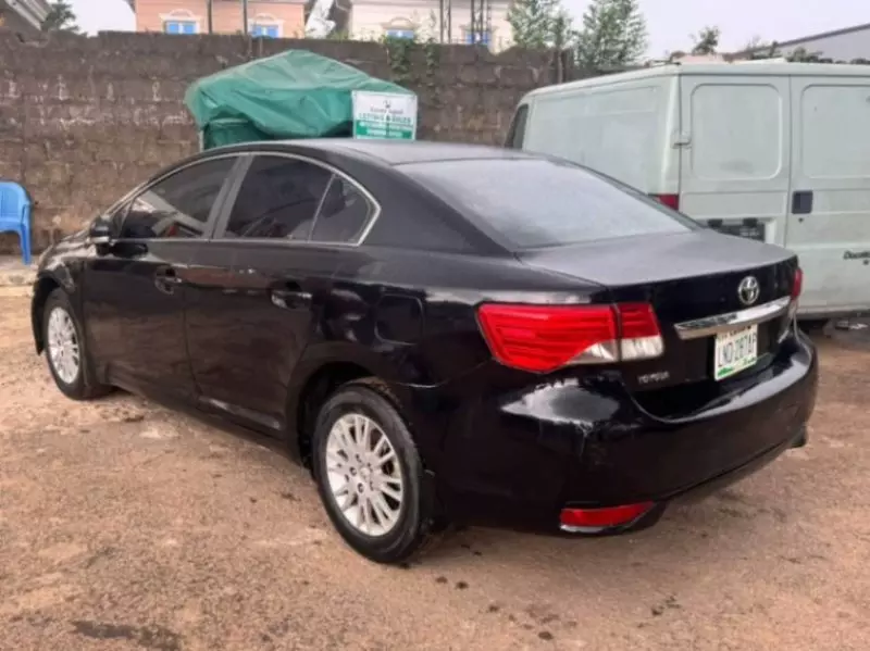 Toyota Avensis - 2013