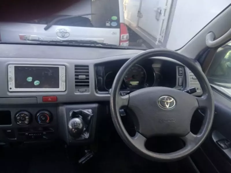 Toyota Hiace   - 2012