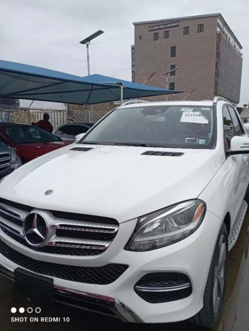 Mercedes-Benz GLE-Class   - 2017
