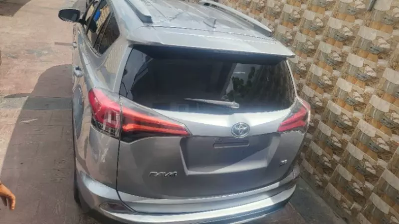 Toyota RAV4   - 2016