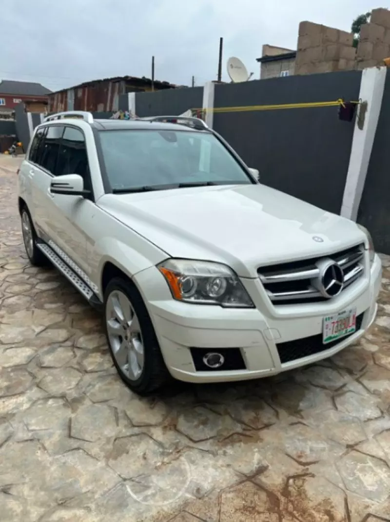 Mercedes-Benz GLK 350   - 2010