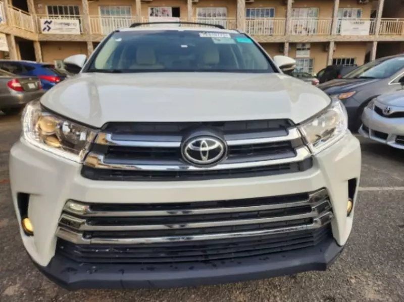 Toyota Highlander   - 2015