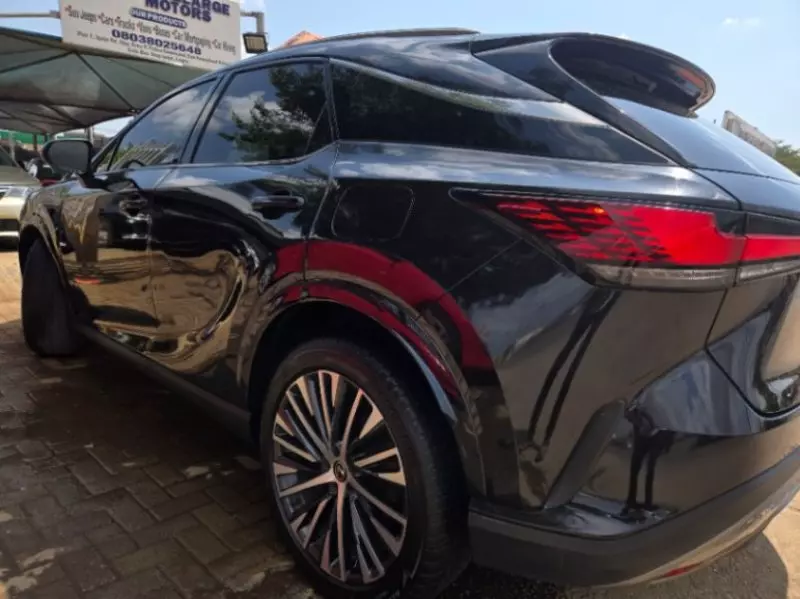 Lexus RX   - 2023