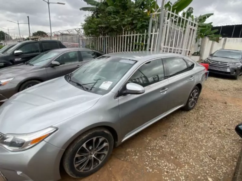 TOYOTA Avalon   - 2018