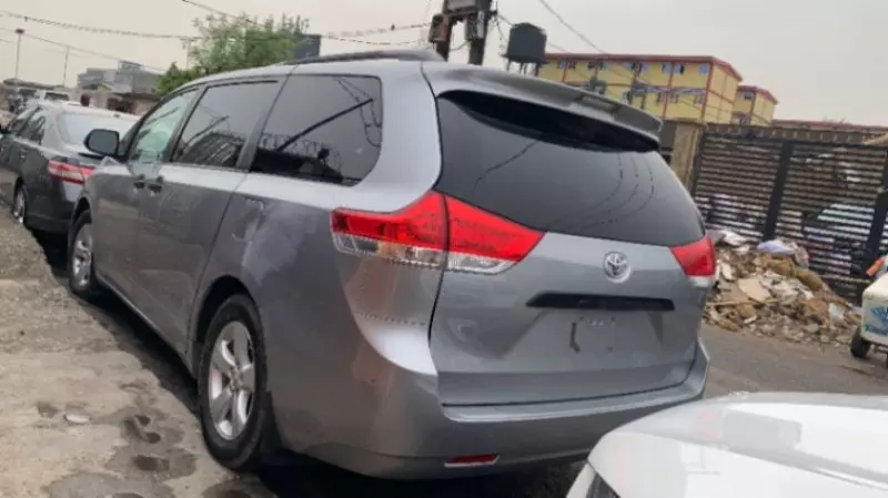 Toyota Sienna   - 2014