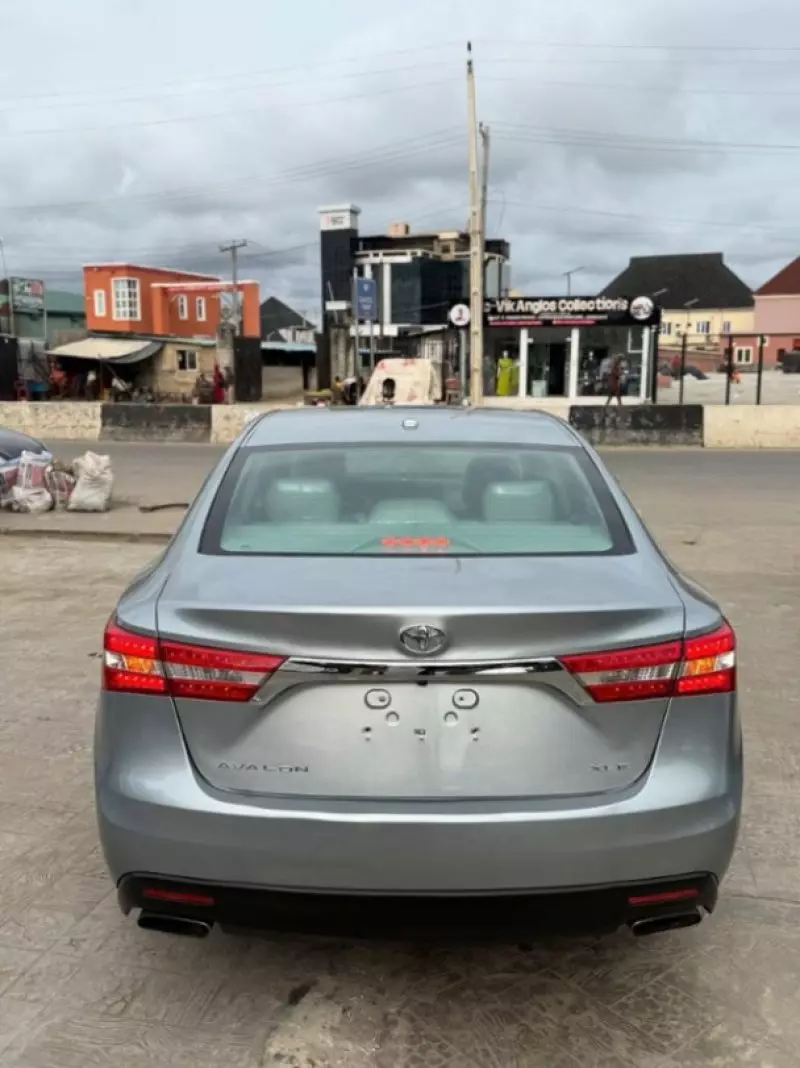 TOYOTA Avalon   - 2015