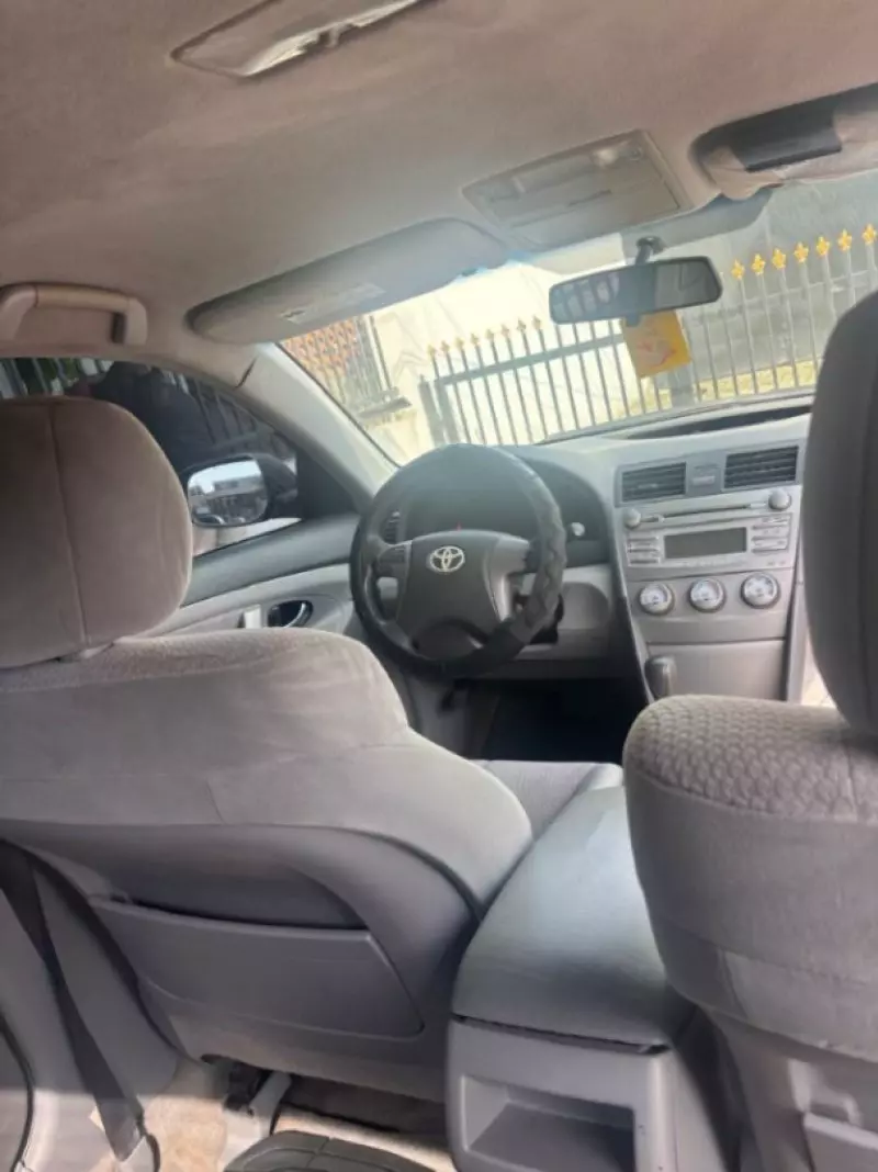 TOYOTA Camry   - 2010