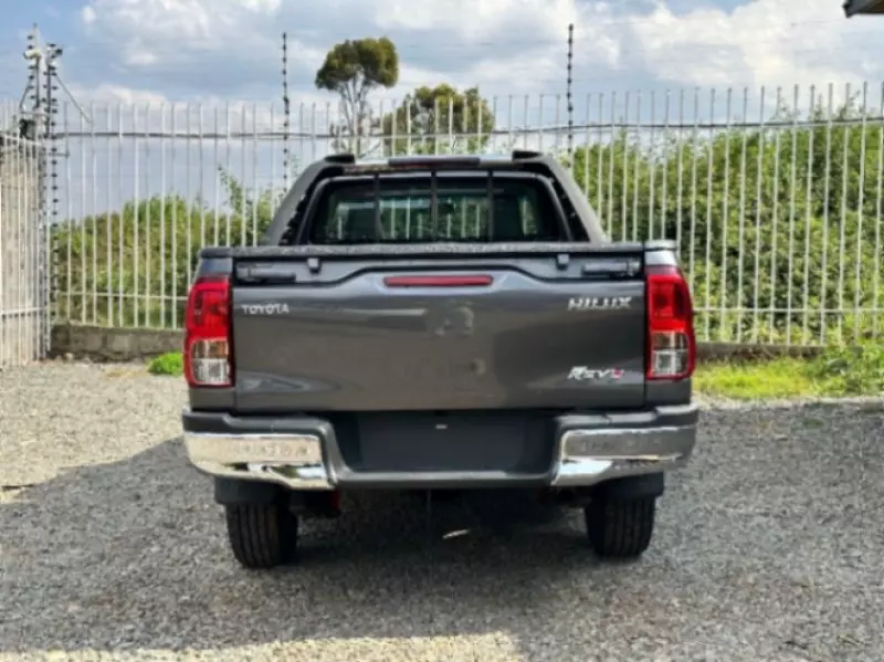 Toyota Hilux   - 2018