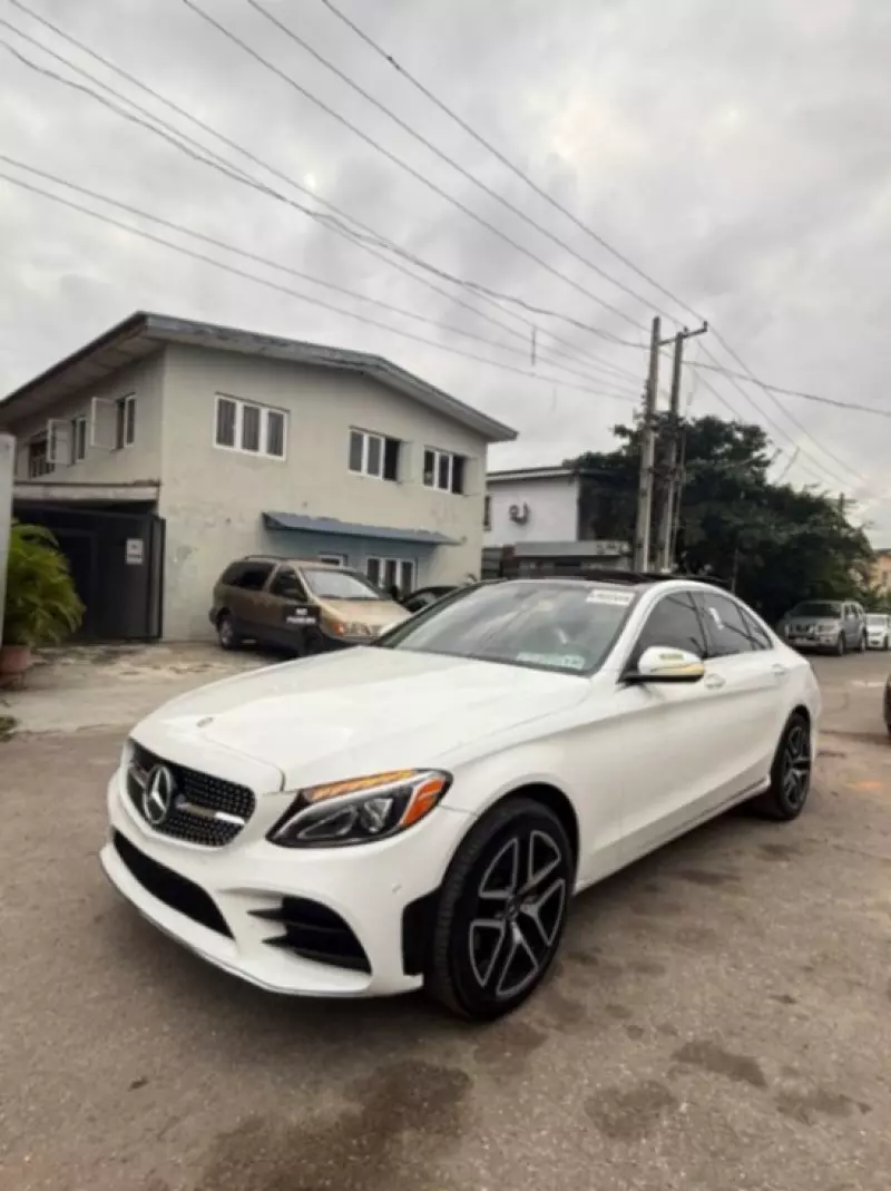 Mercedes-Benz C 300 - 2015