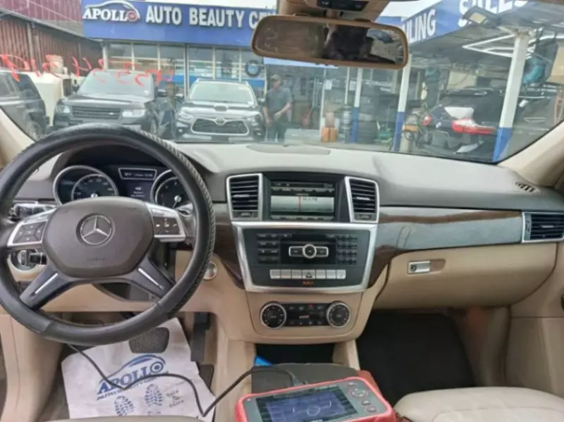 Mercedes-Benz ML-Class   - 2013