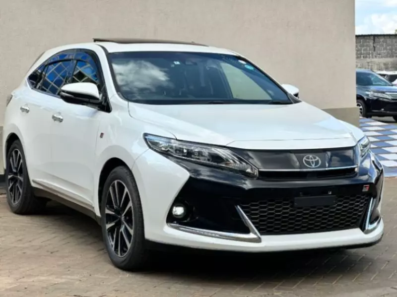 Toyota Harrier   - 2018