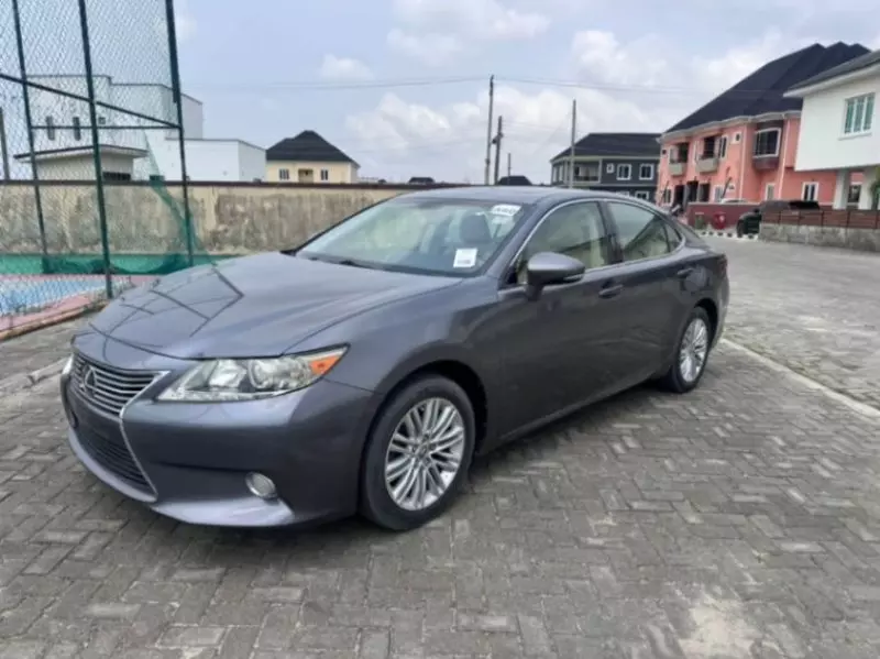 Lexus ES - 2013