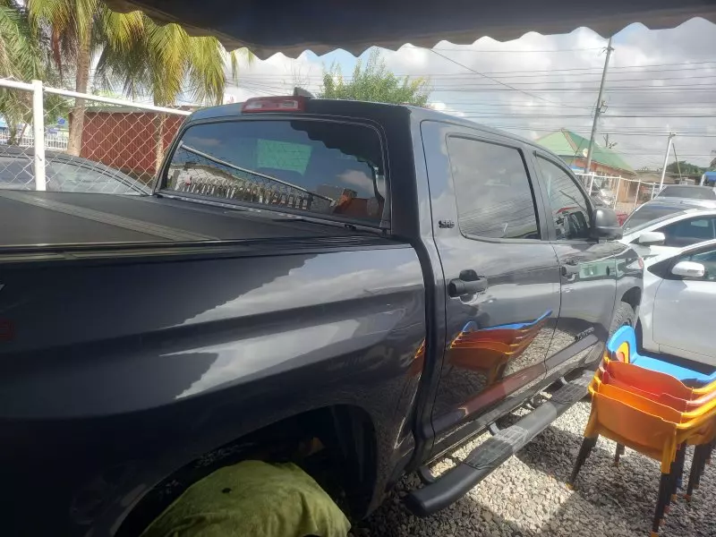 Toyota Tundra   - 2021