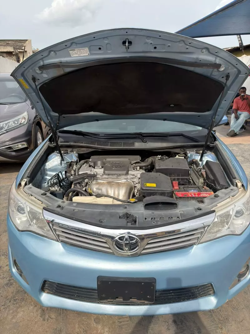 Toyota Camry   - 2014