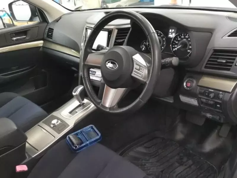 Subaru Outback   - 2011