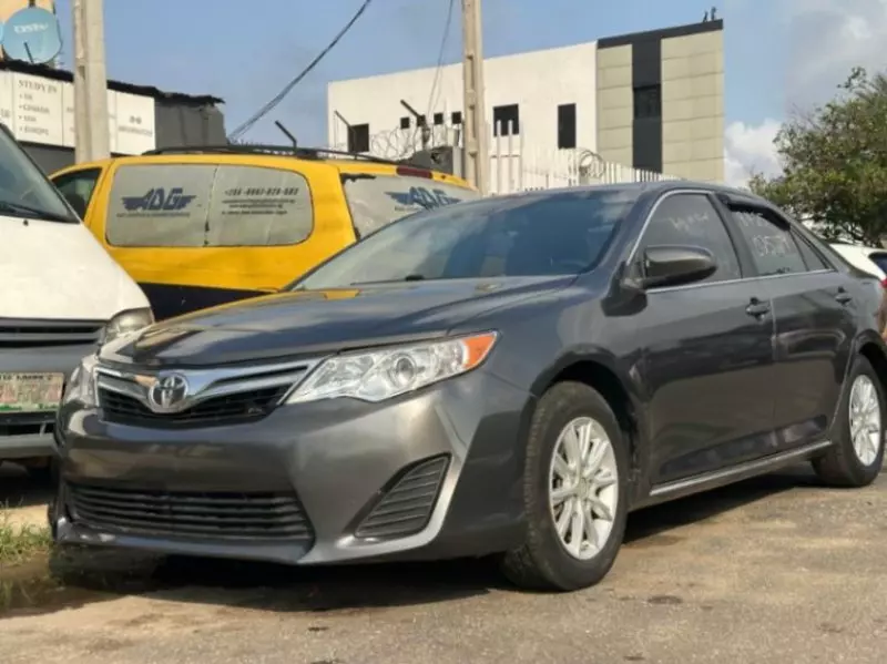 Toyota Camry   - 2012