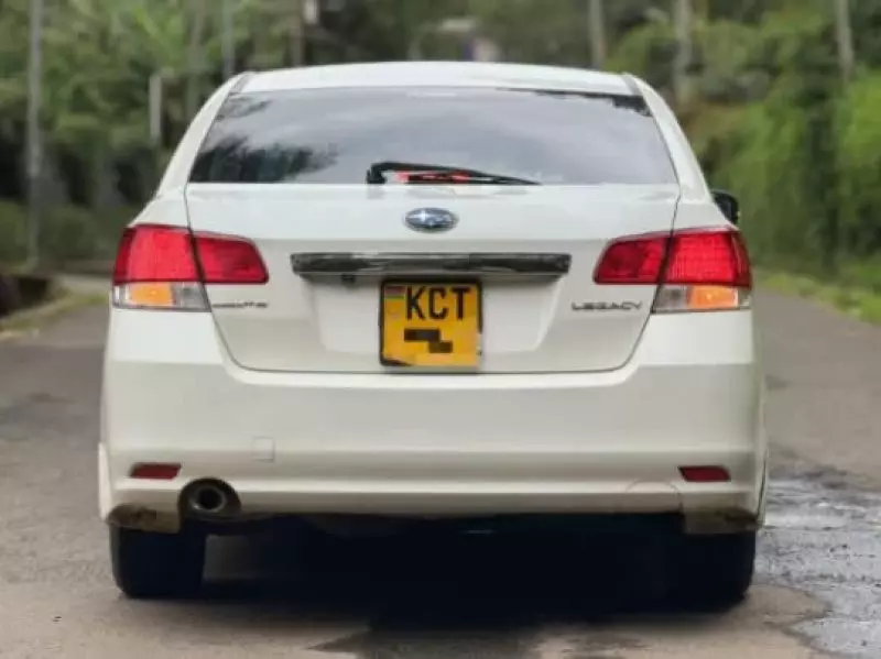 Subaru Legacy   - 2012