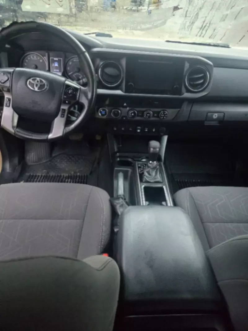 TOYOTA Tacoma   - 2018