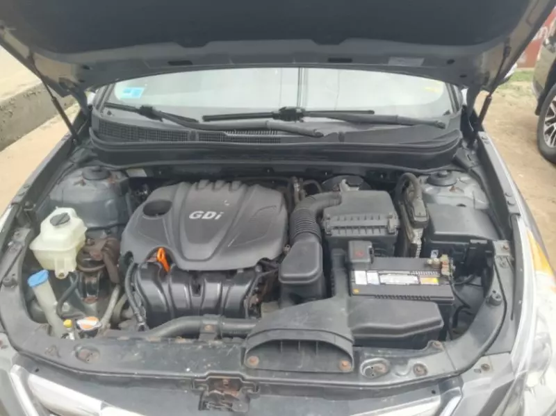 Hyundai Sonata   - 2012