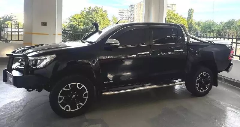 TOYOTA Hilux Revo    - 2016