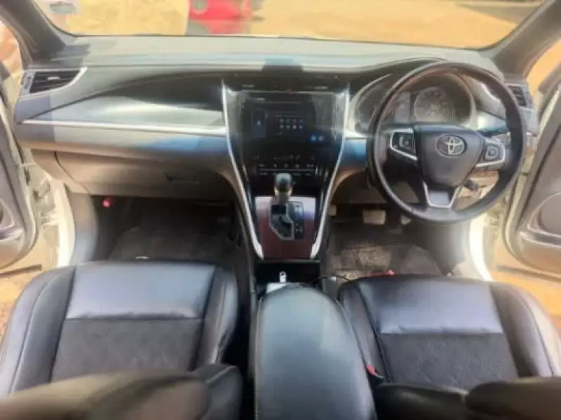 TOYOTA Harrier   - 2014