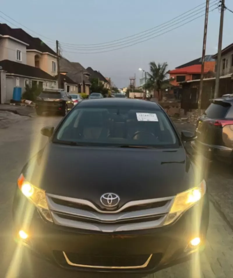 Toyota Venza   - 2013