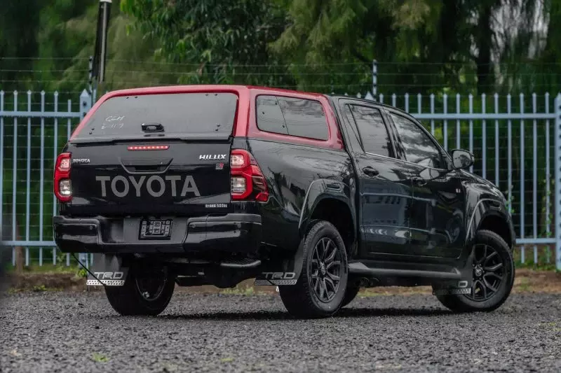 TOYOTA Hilux   - 2022