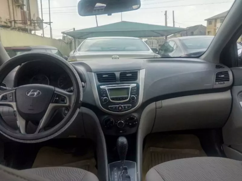 Hyundai Accent   - 2014