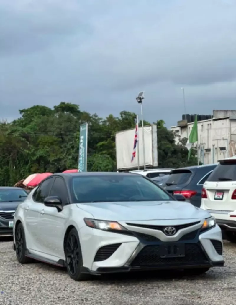 TOYOTA Camry   - 2021
