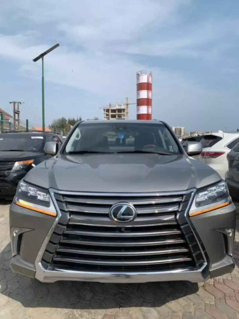 Lexus LX   - 2016