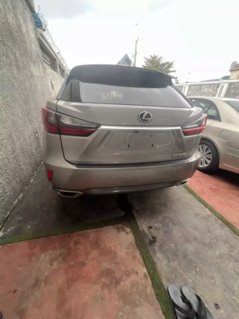 Lexus RX   - 2017