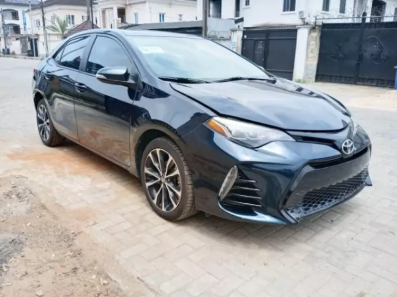 TOYOTA Corolla   - 2017