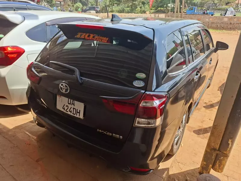 TOYOTA Fielder hybrid    - 2016